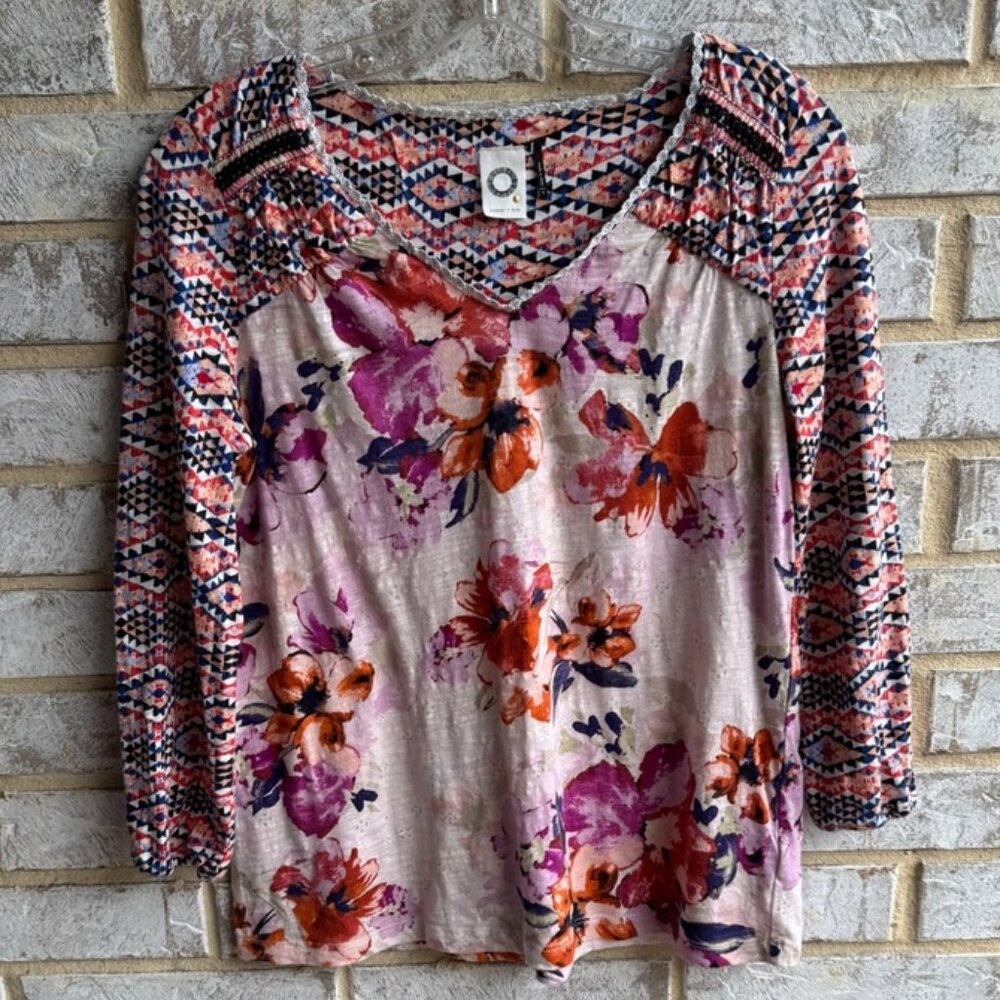 Anthropologie Akemi Kin V-Neck 3/4 Sleeve T-Shirt Women's Size S.